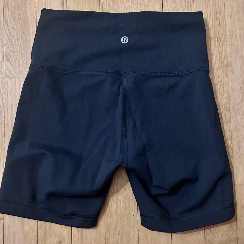 Lululemon High rise 6” short